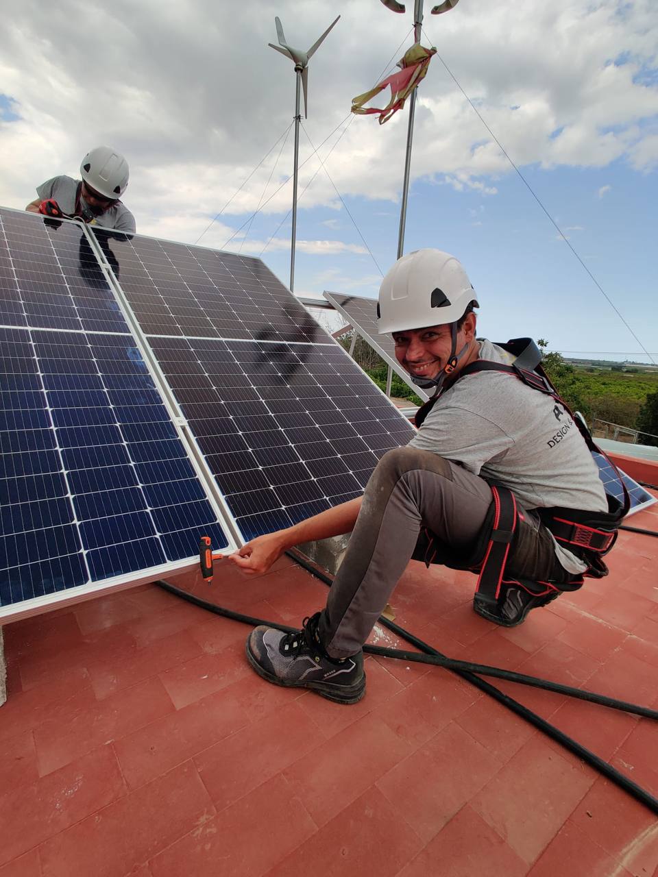 Instalación de 4,0 kW 8 paneles solares de 600W AIKO+Inversor Sungrow 4800W